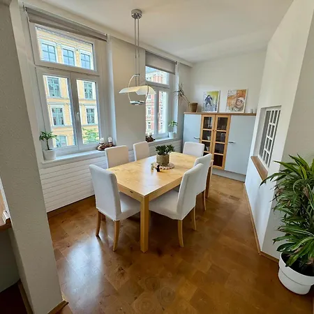 Grosse Maisonette Im Herzen Von דירה קמניץ